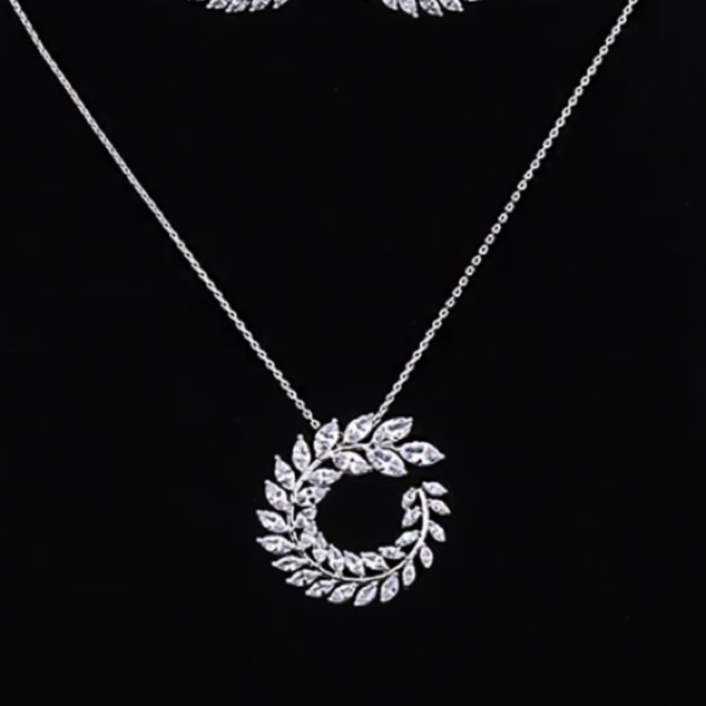 Rhinestone Big Platinum Plated Necklace - Picture 4 of 5
